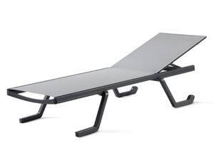 PODIO - Stackable mesh sun lounger with castors - Outdoor furniture by GABER