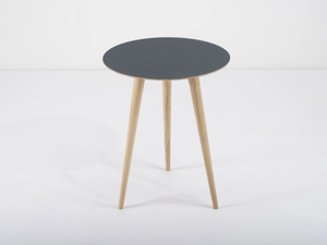 ARP - Round linoleum coffee table - Coffee table by GAZZDA