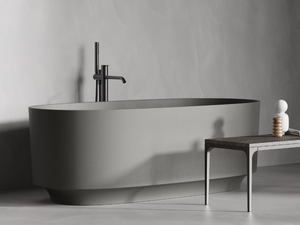 ARC - Freestanding oval bathtub - Bathtub by INBANI