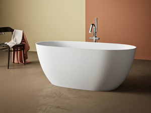 BOTERO - Freestanding oval Kstone bathtub - Bathtub by Karol