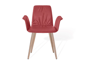 MAVERICK CASUAL - Chair with armrests and wooden base with 4 conical legs - Chair by KFF