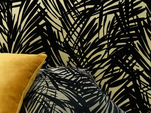 PALMERAIE - Nonwoven wallpaper with floral pattern - Wallpaper by LELIEVRE