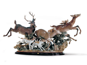 PURSUED DEER - Porcelain decorative object - Styling by Lladró