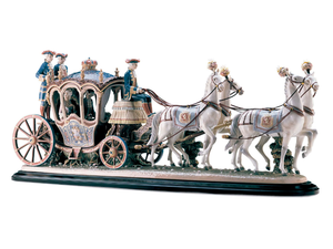 XVIIITH CENTURY COACH - Porcelain decorative object - Styling by Lladró