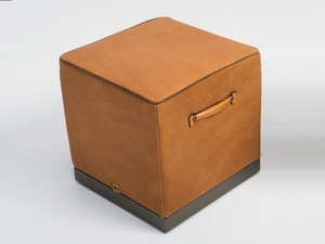 FEDRO - Square tanned leather pouf with castors - Pouf by Mantellassi 1926