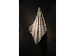 VELATA DRAPES - Marble wall decor item - Styling by MARGRAF