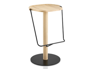 MC9 UNCINO - High ash stool with footrest - Stool by Mattiazzi