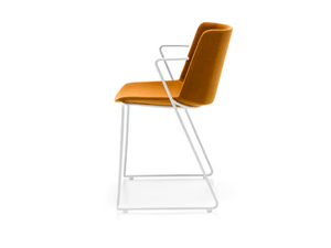 AÏKU SOFT - Sled base fabric chair with armrests - Chair by MDF Italia