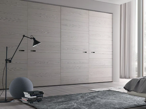 LEXINGTON - Custom wooden wardrobe with coplanar doors - wardrobe by MisuraEmme