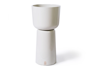 EDEN E - High round resin garden vase - Styling by Myface