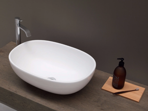 MILK - Countertop ceramic washbasin - Washbasin by Nic