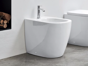 OVVIO - Floor mounted ceramic bidet - Toilet seat by Nic