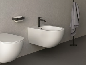 PIN - Wall-hung ceramic bidet - Toilet seat by Nic