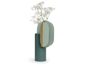 GABO CS9 - Brass vase - Styling by NOOM