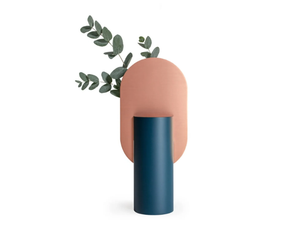 GENKE CS2 - Metal vase - Styling by NOOM