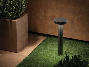 DISC - LED powder coated aluminium bollard light - Floor lamp by Novalux