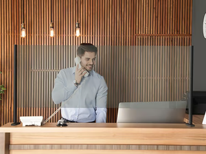 BESAFE WALL - Glass and aluminium desktop barrier - Screens by NOVELLINI