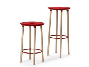 MOVE ON - Barstool with footrest - Stool by Offecct