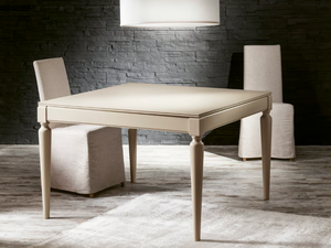 PLURIMO - Extending square wood veneer table - Table by Pacini & Cappellini