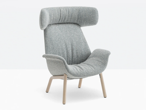 ILA 2024 - Fabric armchair with armrests and ash structure - Armchair by Pedrali