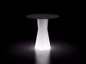 FROZEN - With light polyethylene table - Table by Plust