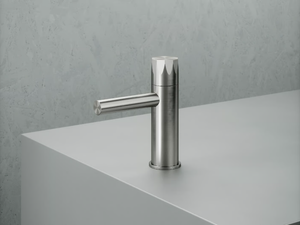 HB 15 01 - Countertop single handle washbasin mixer - Tap by Quadrodesign