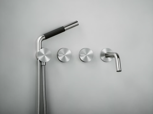 Q. 18 69 - Wall-mounted stainless steel bathtub tap - Tap by Quadrodesign