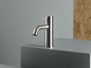 SOURCE 12 01 - Countertop washbasin mixer - Tap by Quadrodesign