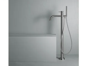 SOURCE 12 62 - Floor standing bathtub mixer - Tap by Quadrodesign