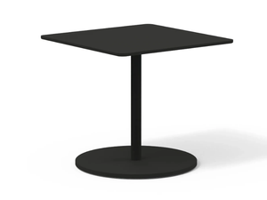 BUTTON - Powder coated aluminium garden table - Table by RODA