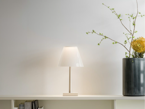 DINA - LED polycarbonate table lamp - Table lamp by Rotaliana