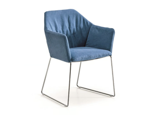 NEW YORK - Upholstered fabric chair with armrests - Chair by Saba Italia