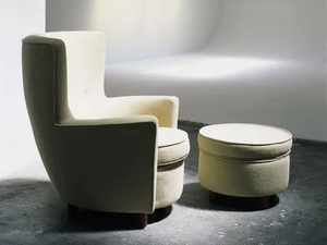 MORAGAS - Fabric armchair with armrests - Armchair by Santa & Cole