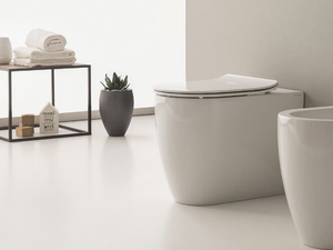 MOON - Ceramic toilet - Toilet seat by Scarabeo Ceramiche