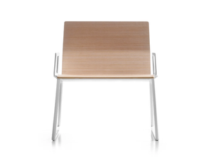 BILDU - Wooden chair with armrests - Chair by SELLEX