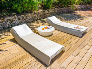 SUN - Stackable polyethylene sun lounger - Outdoor furniture by SIT