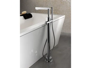 LE 11 WITH LEVER - Free-standing bath/shower mixer - Tap by THG Paris