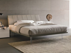 SEVEN - Leather double bed with upholstered headboard - Bed frame by Tomasella