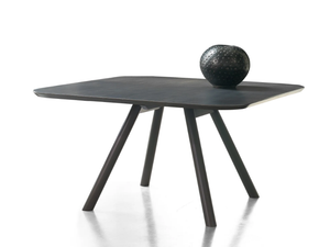 AKY CONTRACT - Square wooden dining table - Table by TrabA'