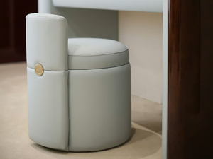 MADISON - Upholstered round leather pouf - Pouf by Turri