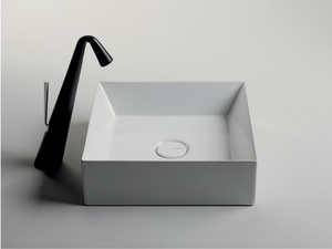 TRACK - Countertop square single ceramic washbasin - Washbasin by Valdama