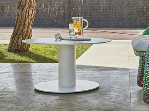 BIG - Round steel garden side table - Side table by Varaschin