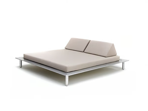 SUNMOON TATAMI - Acrylic and aluminium garden bed - Bed frame by Varaschin