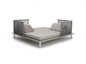 SUNMOON VIS A VIS - Acrylic and aluminium garden bed - Bed frame by Varaschin