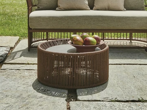 TIBIDABO - Round coffee table with synthetic fiber weaving, glass top - Side table by Varaschin