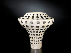 OVATION KABIBE - Resin vase - Styling by VGnewtrend