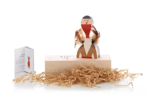 WOODEN DOLL N.10 - Wooden sculpture - Styling by Vitra