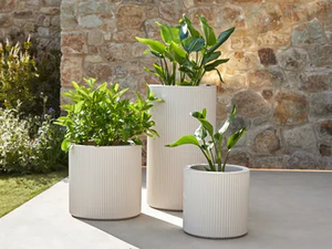 GATSBY - Round garden vase - Styling by VONDOM