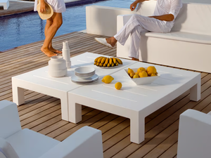 JUT - Resin coffee table - Side table by VONDOM