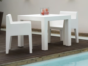 JUT - Resin table - Table by VONDOM